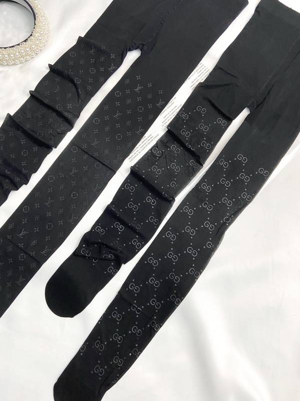 Louis Vuitton Socks LVO00005